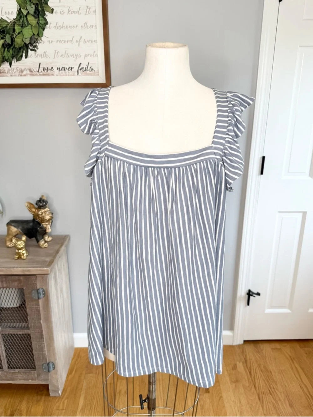2x , 3x. LC Lauren Conrad Blue and White Striped Ruffle Sleeve Tank - Picture 1 of 10